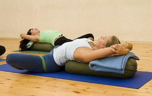 Asanas yoga dalam skoliosis