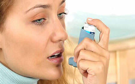 Astma: typer, årsager, symptomer og behandling, hjælper med et angreb