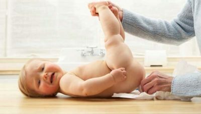 Zaprtje pri dojenčkih z mešano krmo: kako zdraviti?