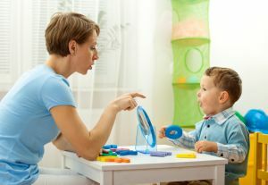 Miért csendes a gyermek - jelek, tünetek és a szenzoros és motoros alalia kezelése