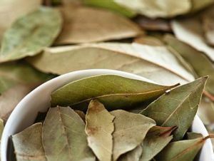 Treatment of joints with bay leaves at home