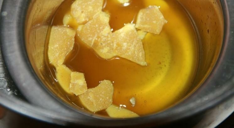 Melting of beeswax