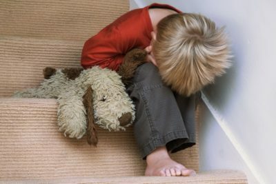 Opkastning og diarré hos et barn: Årsagerne og behandlingen, hvad skal man lave hjemme?