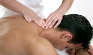 massagem no pescoço