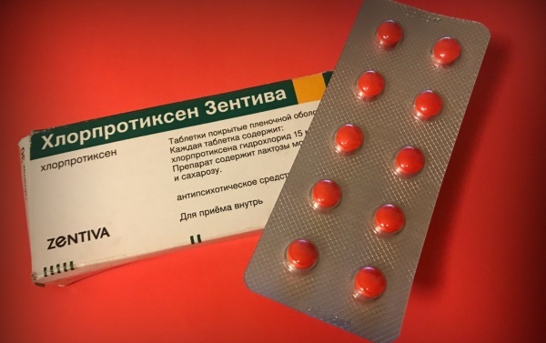 Chlorprothixen (Chlorprothixen). Pregledi bolnikov, ki so jemali zdravilo, navodila, koristi, škoda, indikacije