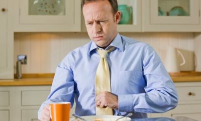 Acidez estomacal constante después de comer: causas, soluciones
