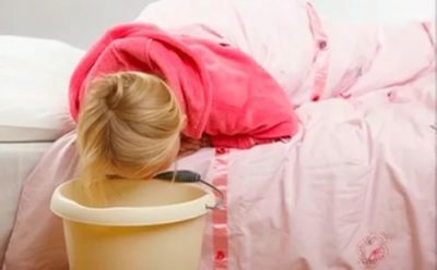 Maux de tête et vomissements chez l'enfant: les raisons de ce qu'il faut faire?