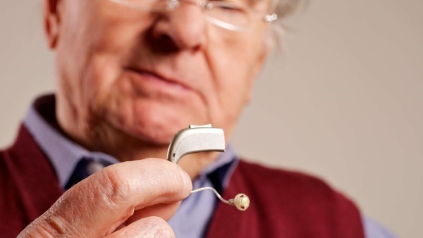 Høreapparater til ældre. Pris, hvordan man vælger, hvor man kan købe