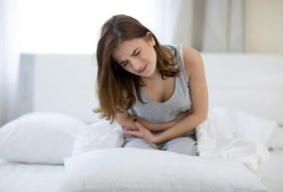 Smärta i anusen( akut, sömnad, tråkig) hos kvinnor, män: orsaker