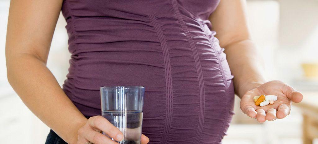 Terhesség nátha: tünetek és tünetek. A kezelés módszerei!
