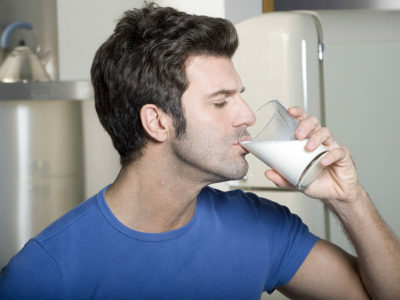 Milk for heartburn: helps or not?