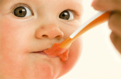 Bir kusma sonrasında çocuğu zehirlenerek beslemektense: diyet