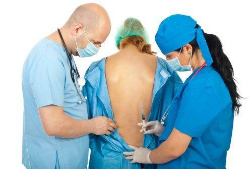 Blockade of the spine with a hernia