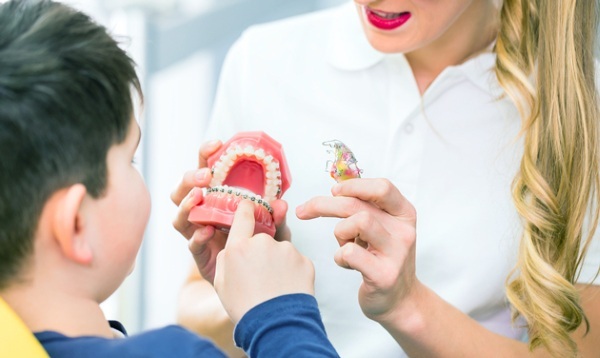 Zubni terapeut. Što radi dijete, što odrasla osoba