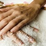 hænder i salt