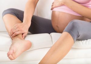 gonflement du pied pendant la grossesse
