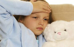 Herpes boluje od grla u djece