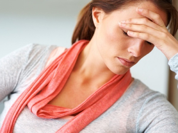 TIR en las mujeres. Los síntomas son signos manifiestos en la fase aguda, la menopausia, después del parto. tratamiento