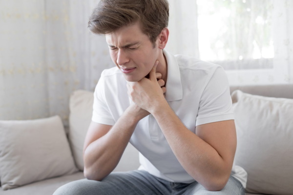 Rezanje boli u grlu pri gutanju. Liječenje
