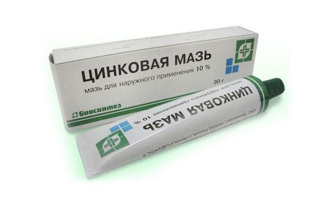 Zinc ointment for the treatment of diathesis in a child