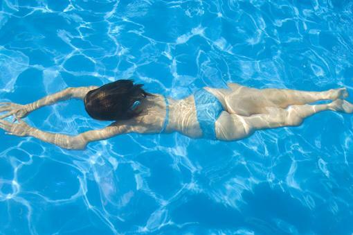 Înotul este util pentru coloana vertebrală