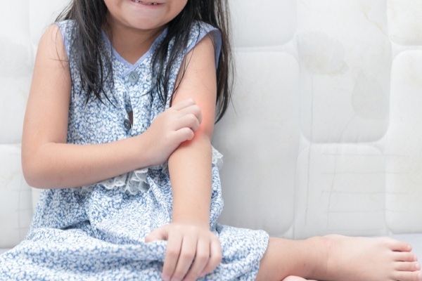 Nuttev dermatiit. Ravi täiskasvanutel, imikutel, lastel: salvid, rahvapärased abinõud, sümptomid, põhjused