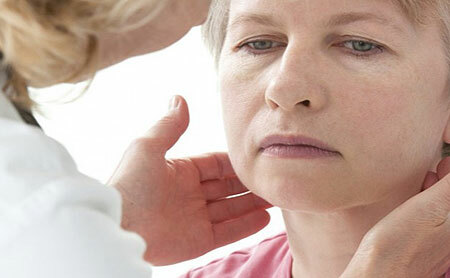 traitement des ganglions lymphatiques enflammés sur le cou