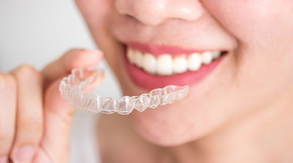Mouthguards for straightening teeth for children, adults. Price, pros and cons