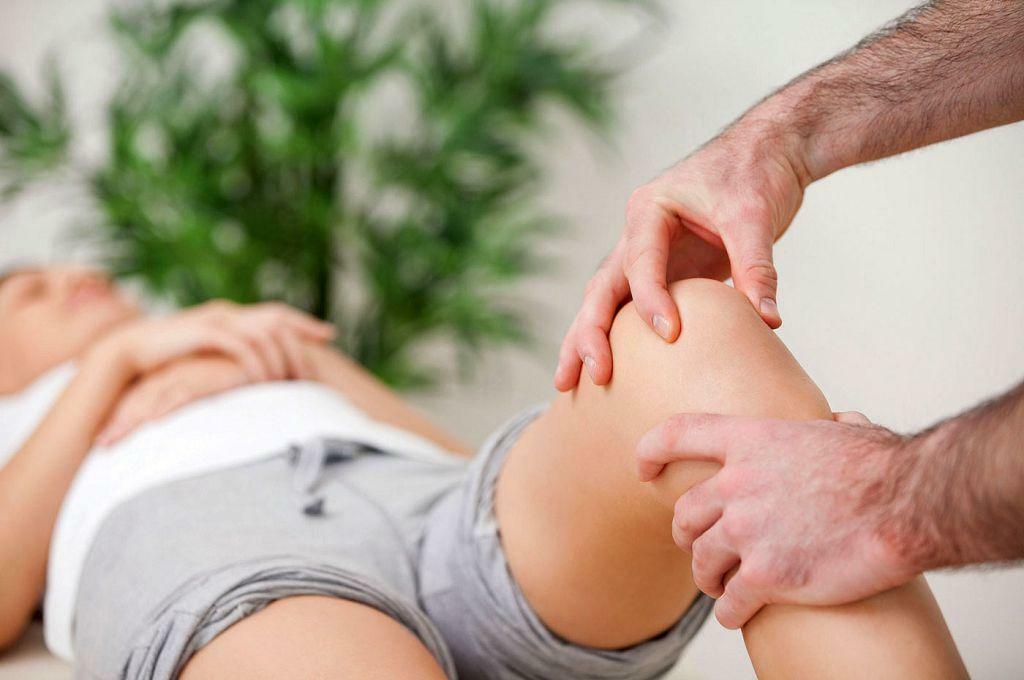 Tratamento da luxação do joelho - massagem