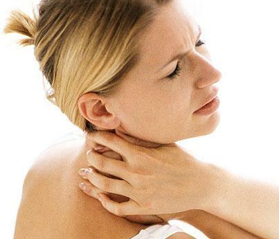 Schmerzen im Nacken- und Schulterbereich mit zervikaler Osteochondrose