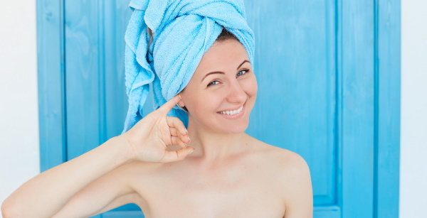 So entfernen Sie Wasser aus Ihrem Ohr nach dem Schwimmen, Baden, Nasenspülen