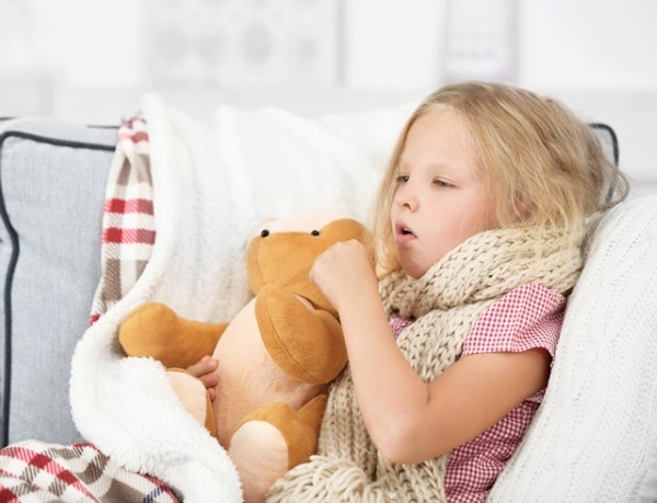 Cum de a scuti tuse într-un copil cu nopți reci, alergii, dentitie