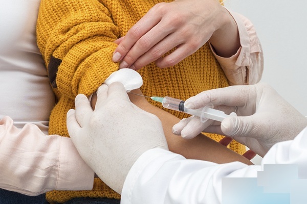 Vaccin atenuat viu. Ce este, ce înseamnă, conține rubeolă, rujeolă, oreion, variolă, hepatită