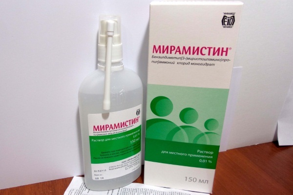 Miramistin con attacco ginecologica per le donne. Foto, come usare, istruzioni per l'uso, il prezzo, le recensioni