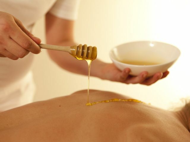 Massagem nas costas do mel