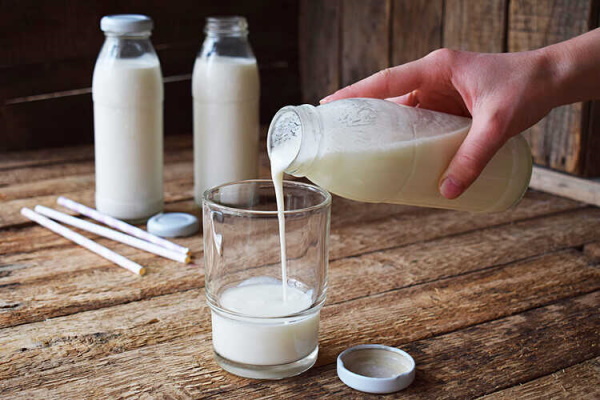 האם קפיר משתן או לא? אופן השימוש במוצר חלב חמוץ