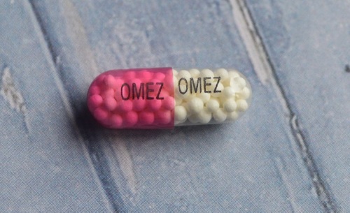 Omez and De-Nol at the same time. How to use
