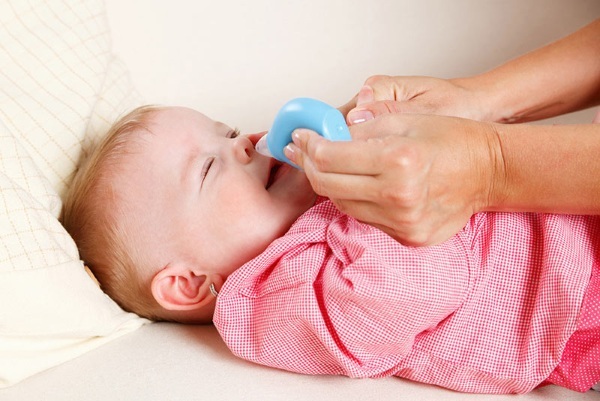 Striekačka pre novorodencov. Veľkosť, spôsob použitia na klystír, nos, z plynu, ceny
