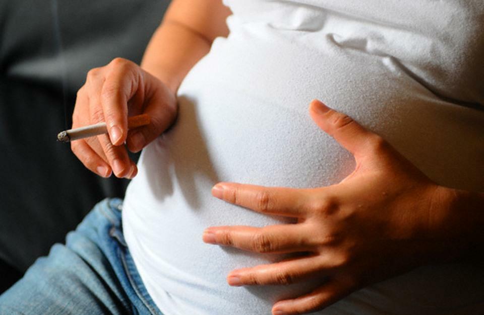 Merokok saat hamil