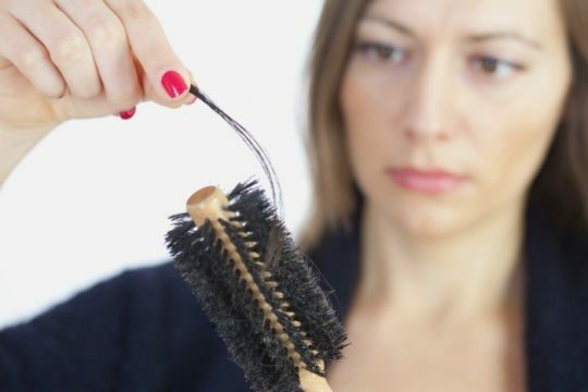 What to do if hair falls out with hypothyroidism?
