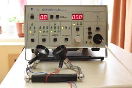 "Amplipulse - 5 Br" - alat fisioterapi frekuensi rendah memberikan efek kuratif oleh arus sinusoidal modulasi frekuensi audio.