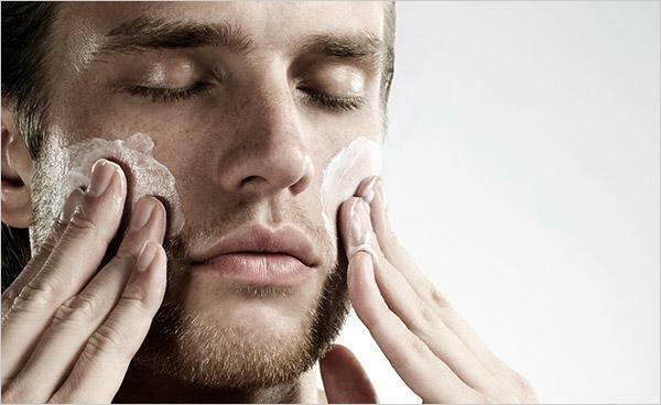 Esfoliante facial para homens