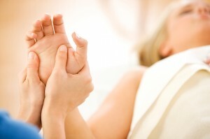 Allgemeine Gesundheit und therapeutische Massage für Arthritis: Techniken und Funktionen