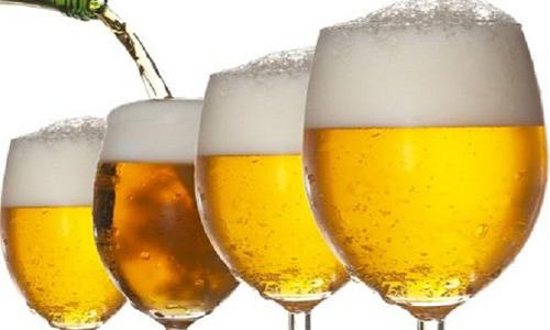 Perda e benefício de produtos de cerveja para o corpo masculino