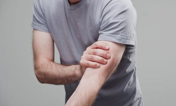 Pain in the forearm of the right hand. Reasons and what to do