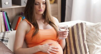 Liquid stool during pregnancy in early and late periods