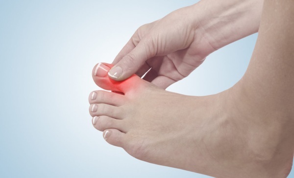 The big toe hurts. Causes, joints, nails, bone, pads when walking