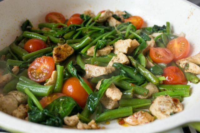 Chicken breast stewed with green beans and vegetables