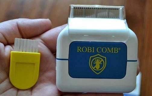 Electronic comb against lice