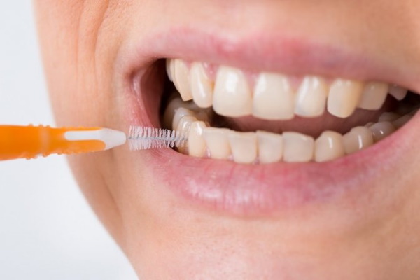Børster til rengøring af tænder. Hvordan man vælger, størrelser, anmeldelser